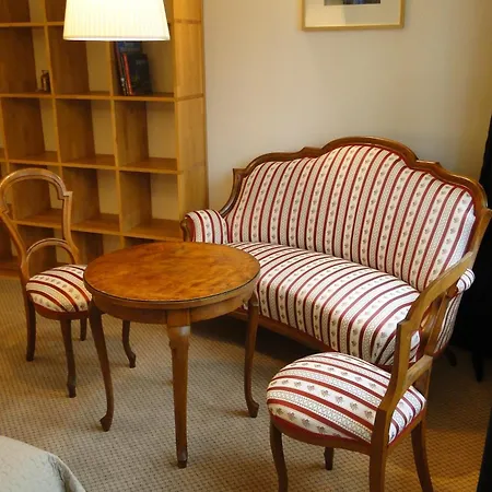 Apartment Stred